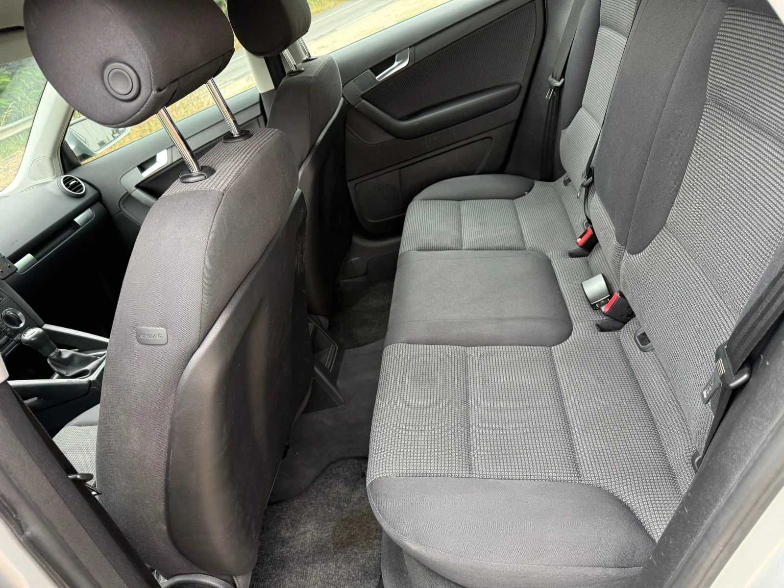 Audi A3 Sportback 1.9TDI 4 врати , снимка 10 - Автомобили и джипове - 55600852