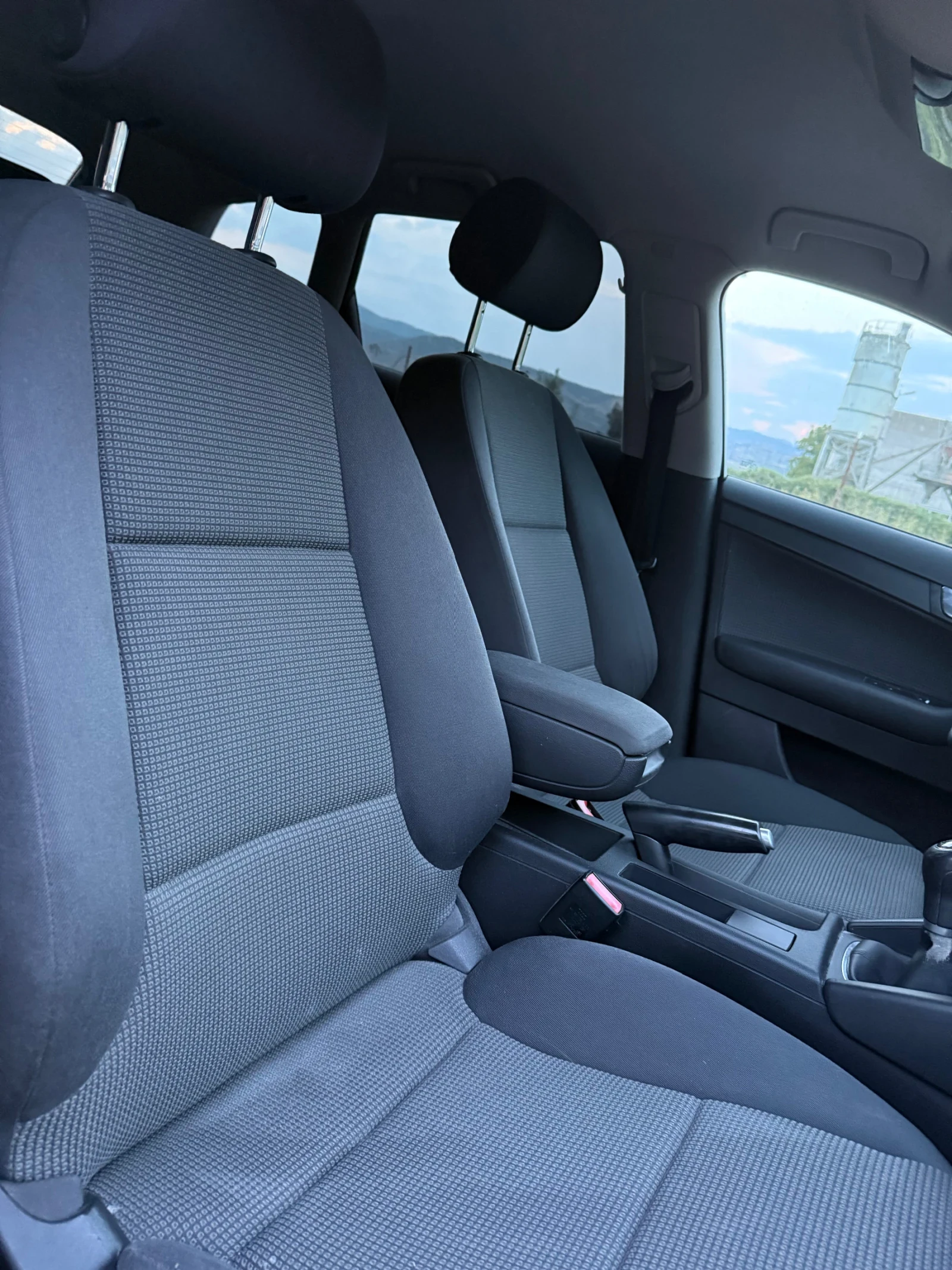 Audi A3 Sportback 1.9TDI 4 врати , снимка 7 - Автомобили и джипове - 55600852