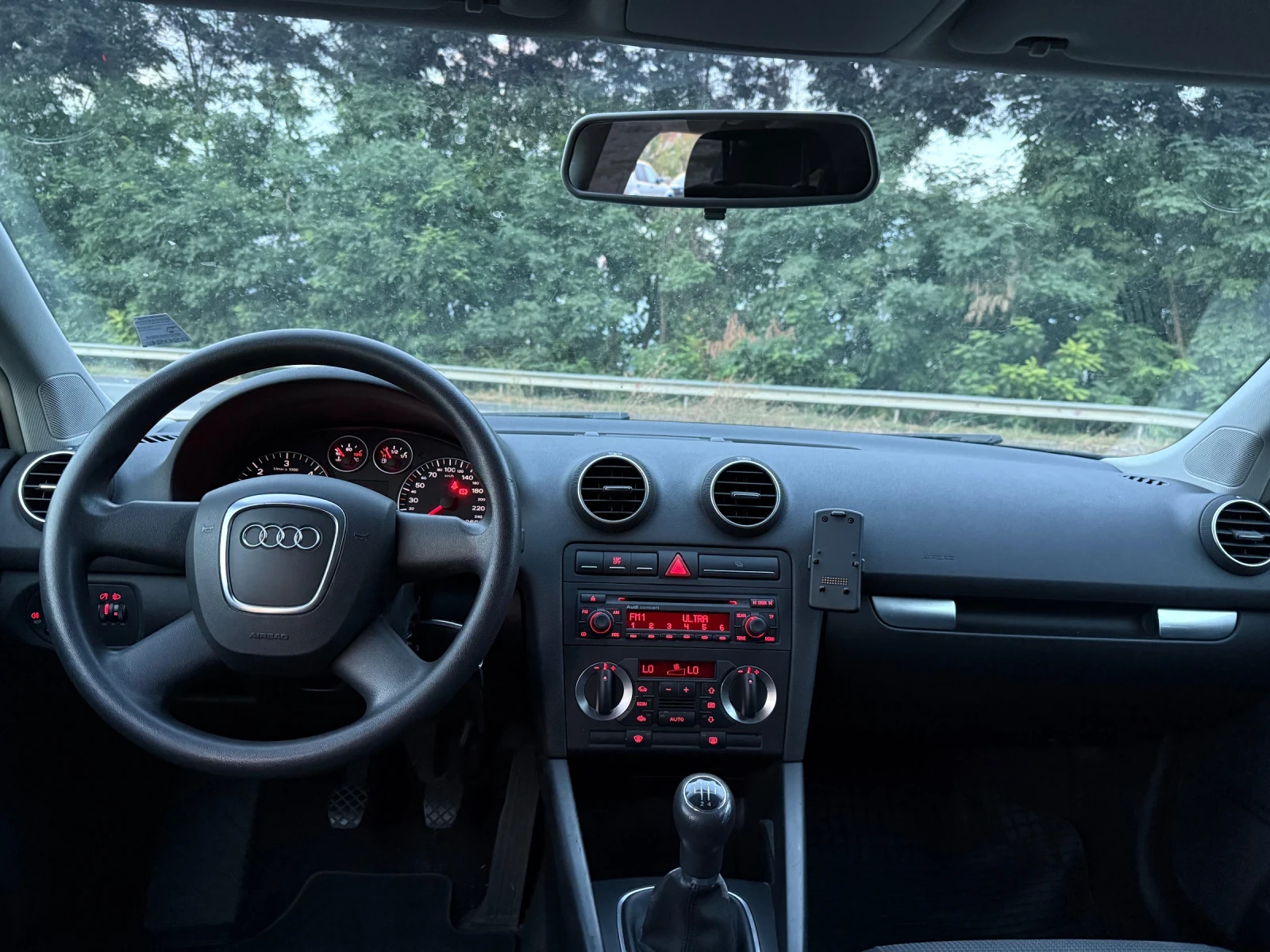 Audi A3 Sportback 1.9TDI 4 врати , снимка 8 - Автомобили и джипове - 55600852