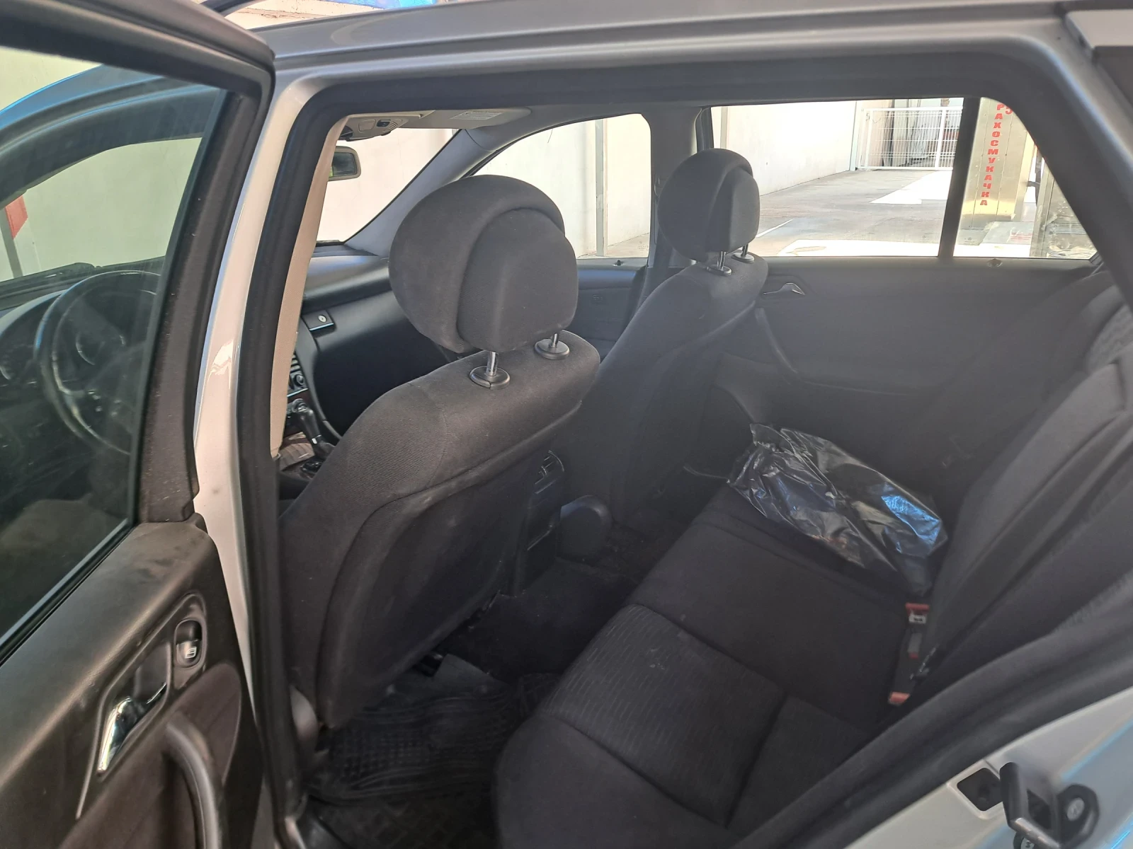 Mercedes-Benz C 200, снимка 6 - Автомобили и джипове - 56064193