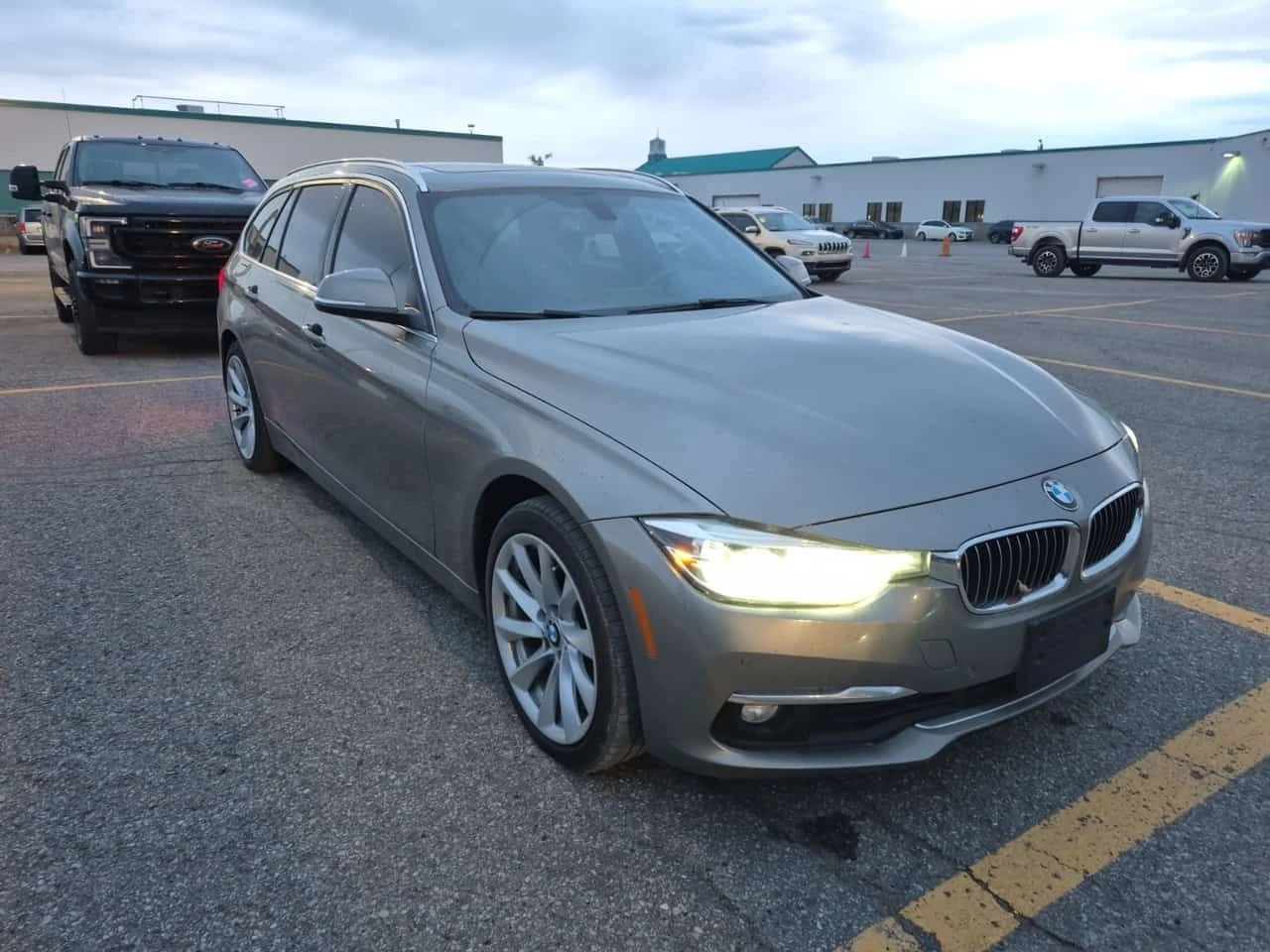 BMW 330 * 330I XDRIVE * CARFAX * ��� ������������ ������ | Mobile.bg � ����������� 2