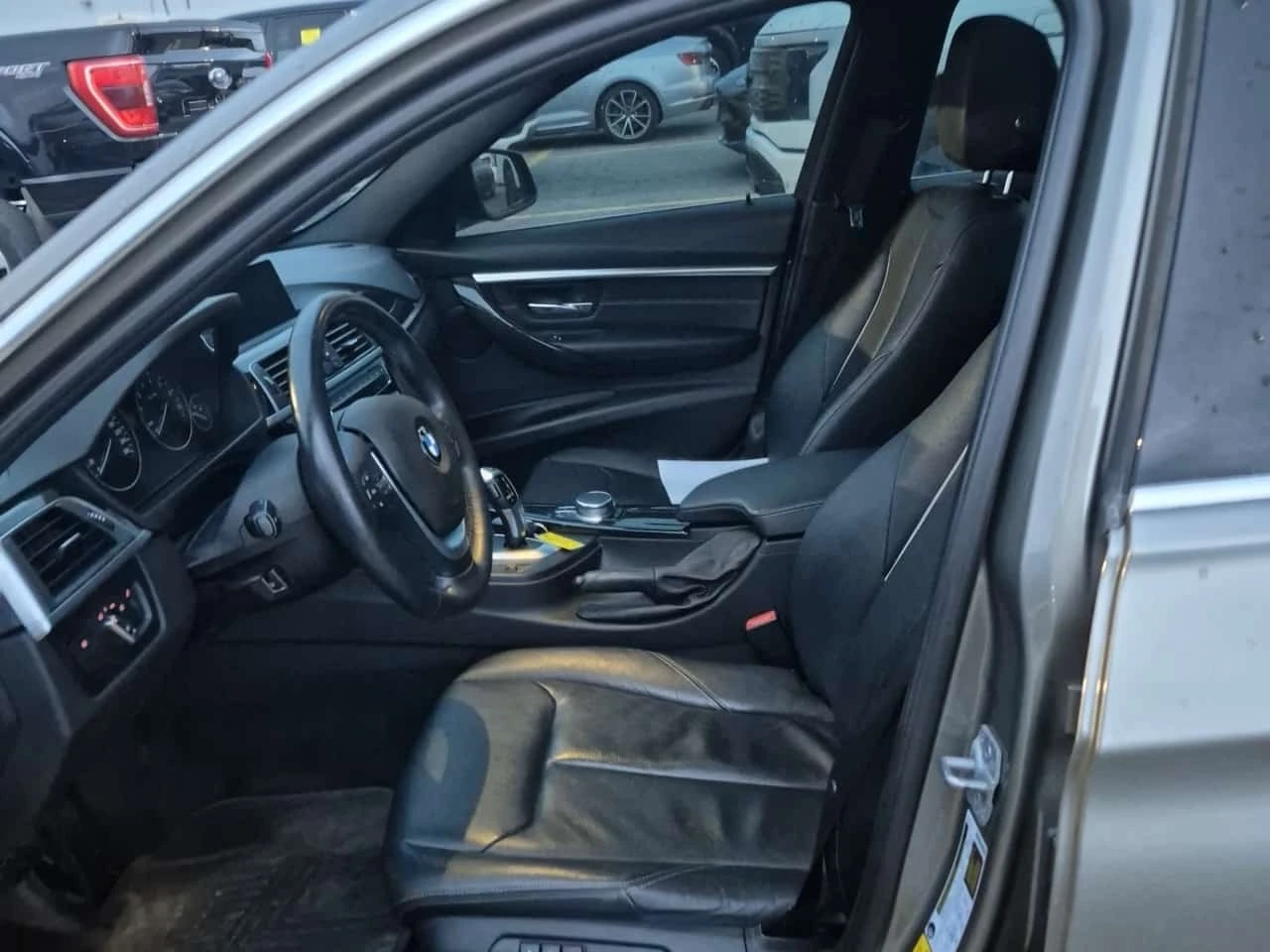 BMW 330 * 330I XDRIVE * CARFAX * ��� ������������ ������ | Mobile.bg � ����������� 5