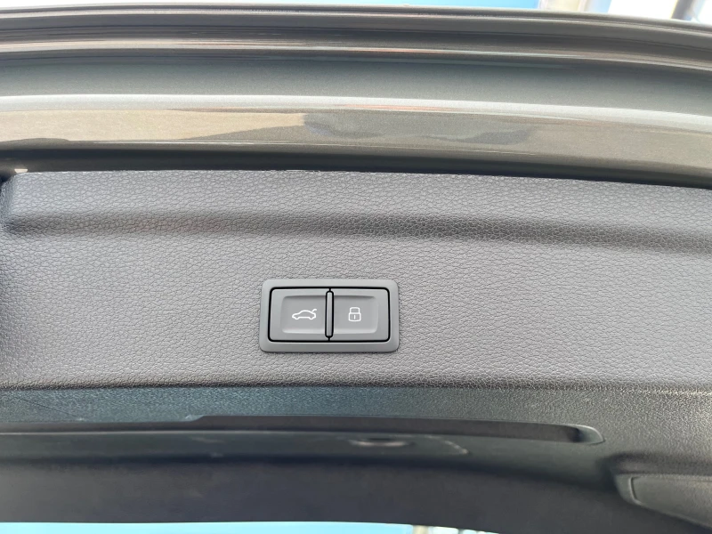 Audi Q3 4.0TFSI, снимка 15 - Автомобили и джипове - 52311196