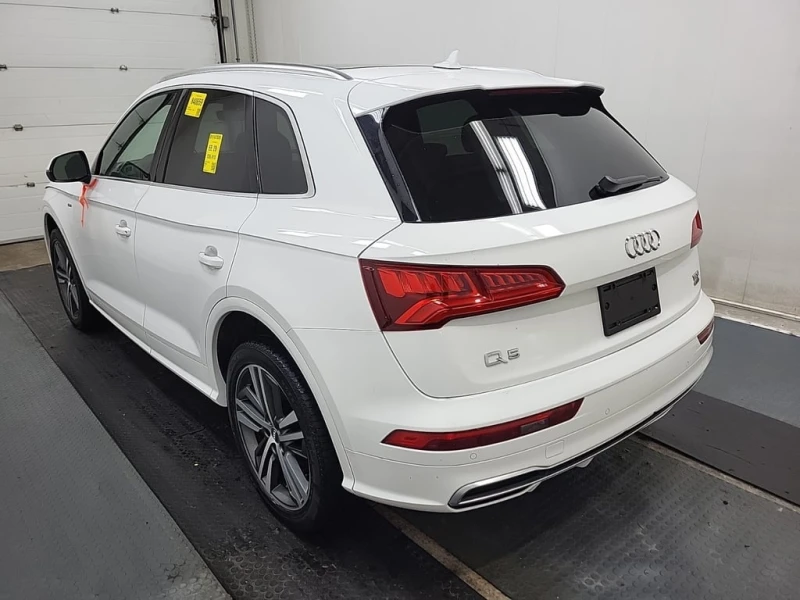 Audi Q5 * TECH PRESTIGE * CARFAX * БЕЗ ПЪРВОНАЧАЛНА ВНОСКА, снимка 4 - Автомобили и джипове - 53097733