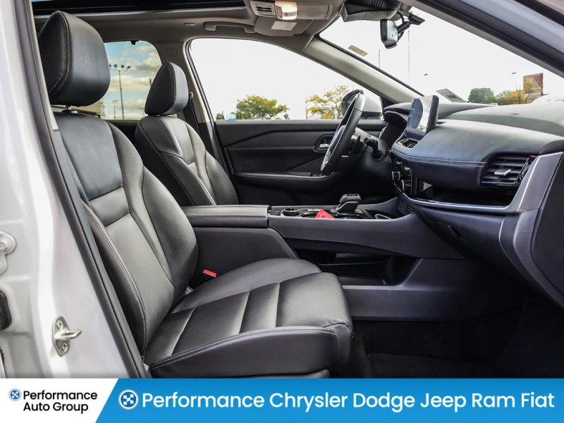 Nissan Rogue AWD| Leather| Remote Start| Heated Seats| 360 Cam|, снимка 16 - Автомобили и джипове - 53181221