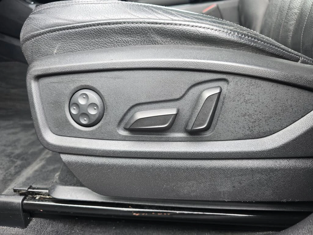 Audi Q5 Technik * Quattro * АвтоКредит * (Цена до БГ), снимка 12 - Автомобили и джипове - 53917865