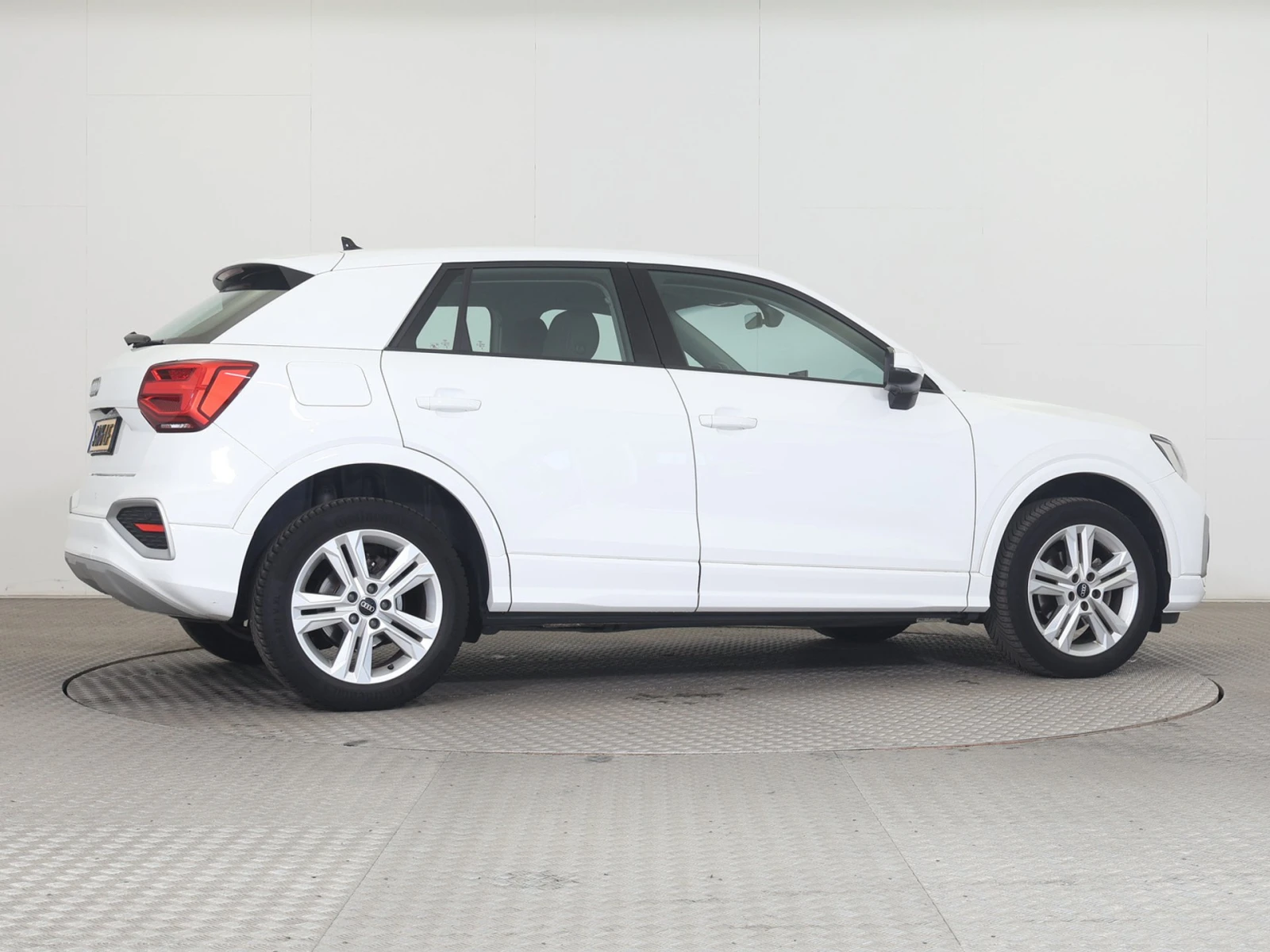 Audi Q2 Advanced, снимка 3 - Автомобили и джипове - 54639703