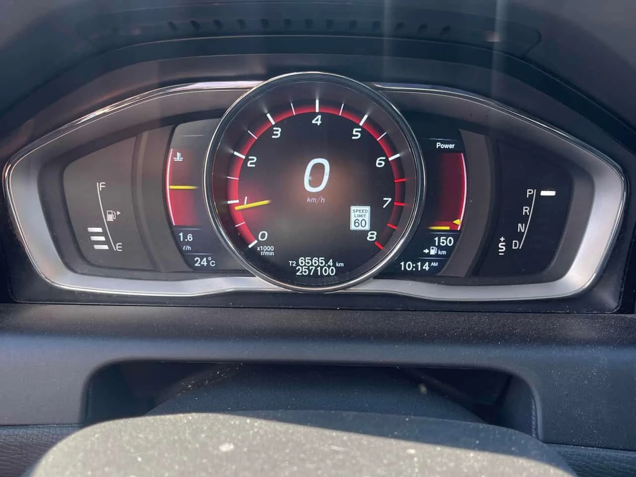 Volvo XC60 T5 Special Edition Premier | CARFAX | АВТОКРЕДИТ, снимка 8 - Автомобили и джипове - 55081654