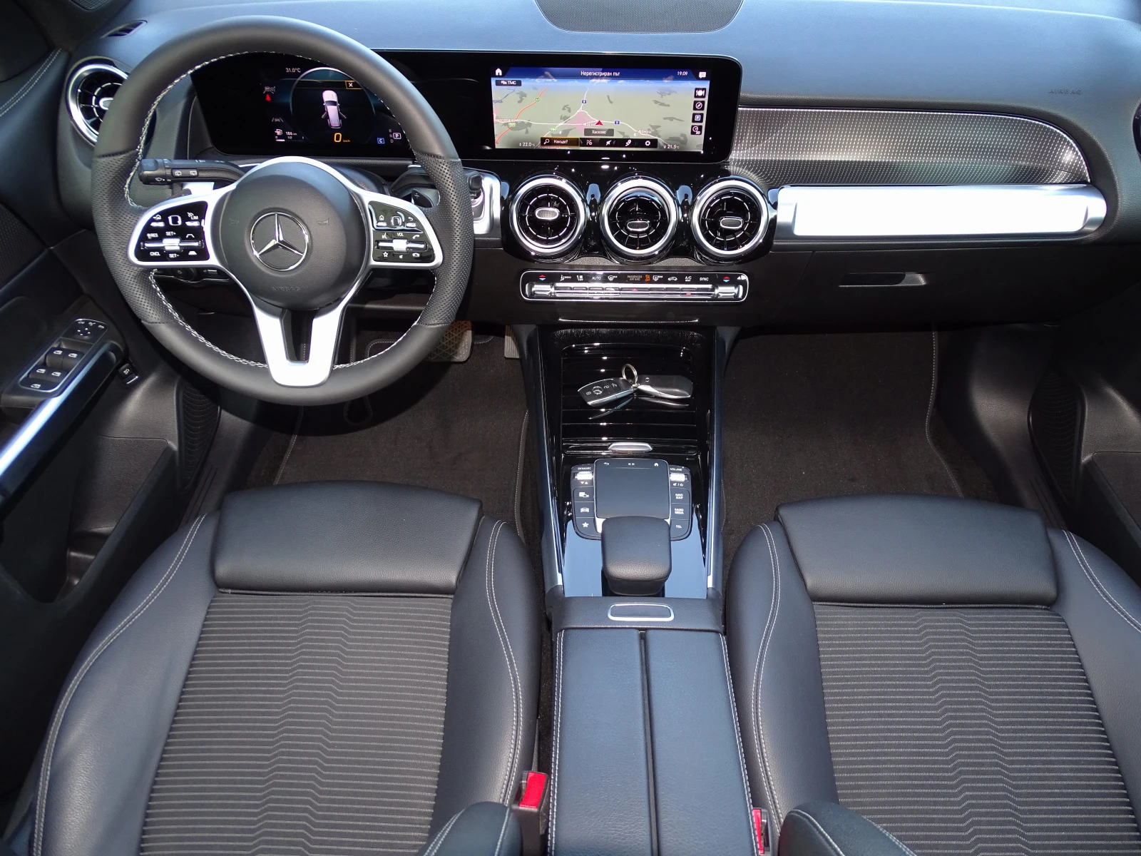 Mercedes-Benz GLB 220 DISTRONIC_LANE ASSIST_КАМЕРА_* , снимка 13 - Автомобили и джипове - 55792892