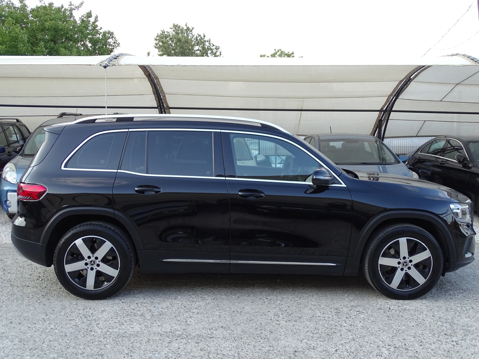 Mercedes-Benz GLB 220 DISTRONIC_LANE ASSIST_КАМЕРА_* , снимка 8 - Автомобили и джипове - 55792892