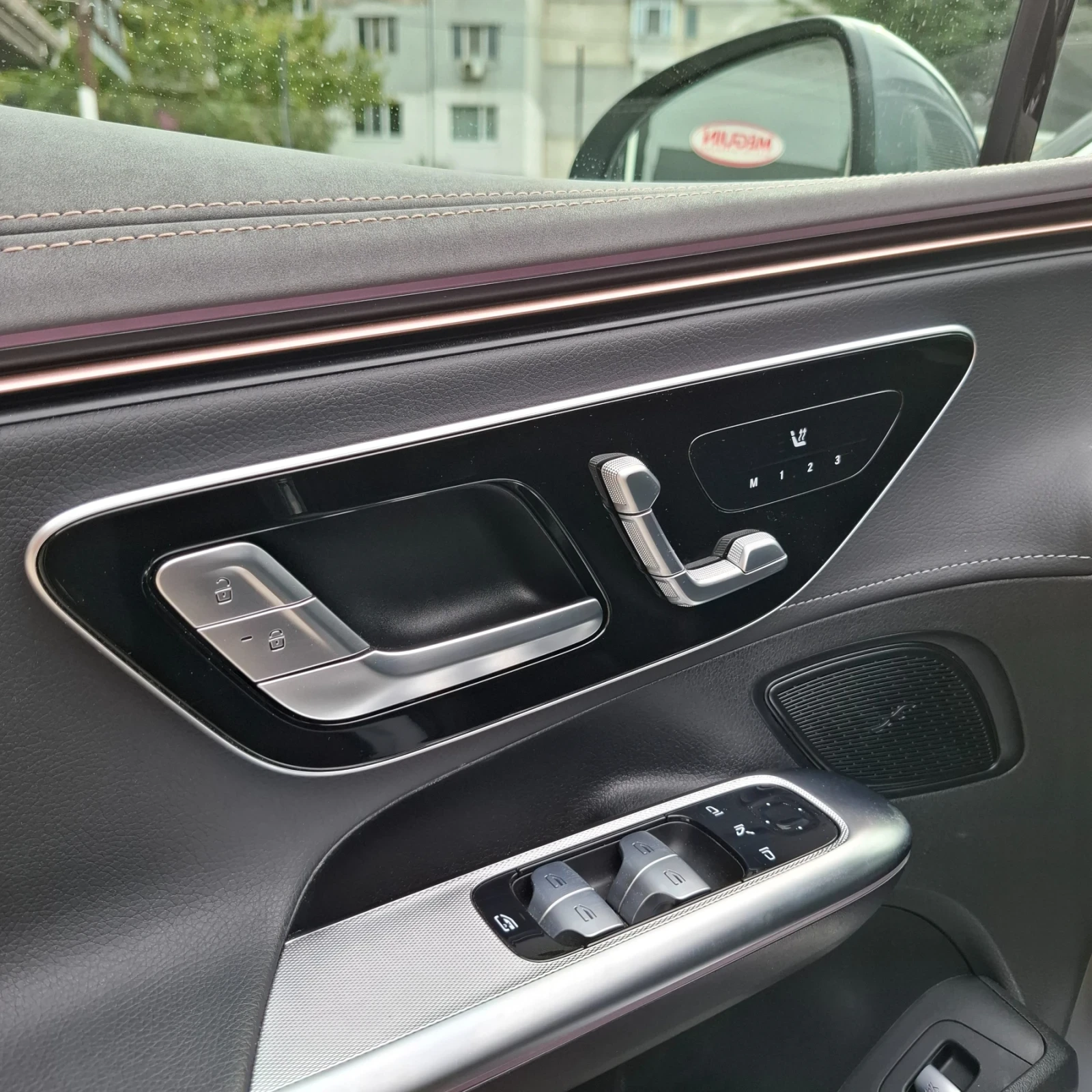 Mercedes-Benz EQE EQE 300 , снимка 12 - Автомобили и джипове - 56139354