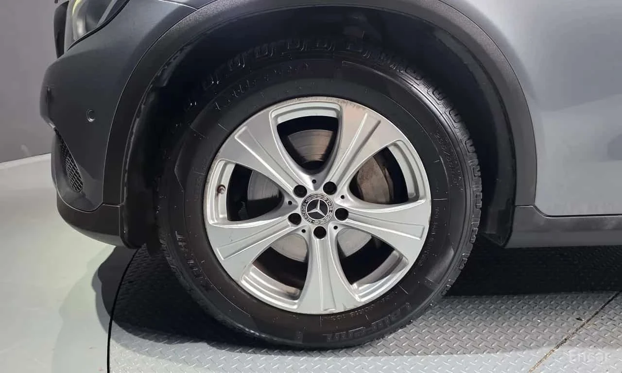 Mercedes-Benz GLC 220  d * 4MATIC * Blind spot * Camera * , снимка 5 - Автомобили и джипове - 56235084