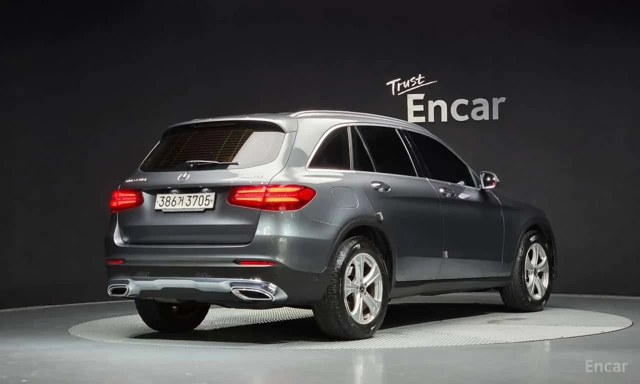 Mercedes-Benz GLC 220  d * 4MATIC * Blind spot * Camera * , снимка 2 - Автомобили и джипове - 56235084