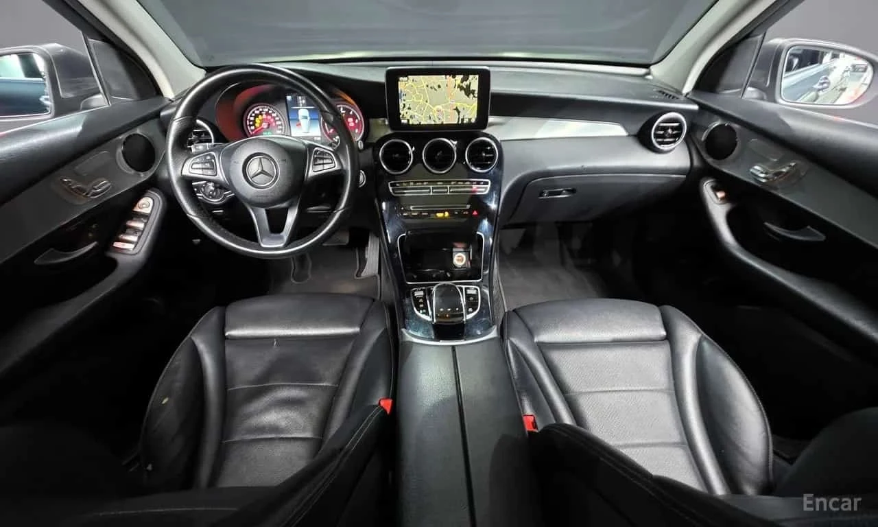Mercedes-Benz GLC 220  d * 4MATIC * Blind spot * Camera * , снимка 7 - Автомобили и джипове - 56235084