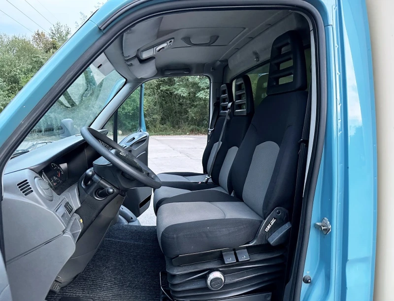 Iveco Daily 3.0* БОРД* КЛИМАТРОНИК, снимка 9 - Бусове и автобуси - 47057844