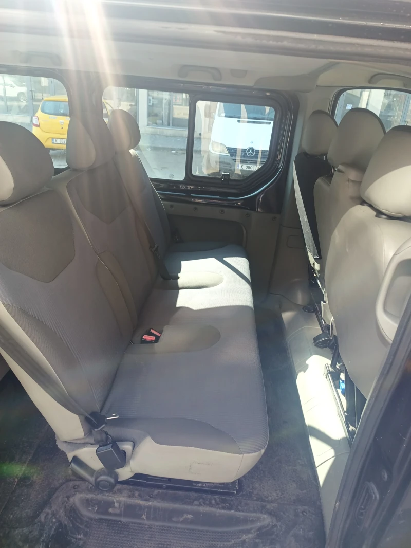 Opel Vivaro, снимка 7 - Бусове и автобуси - 49244743