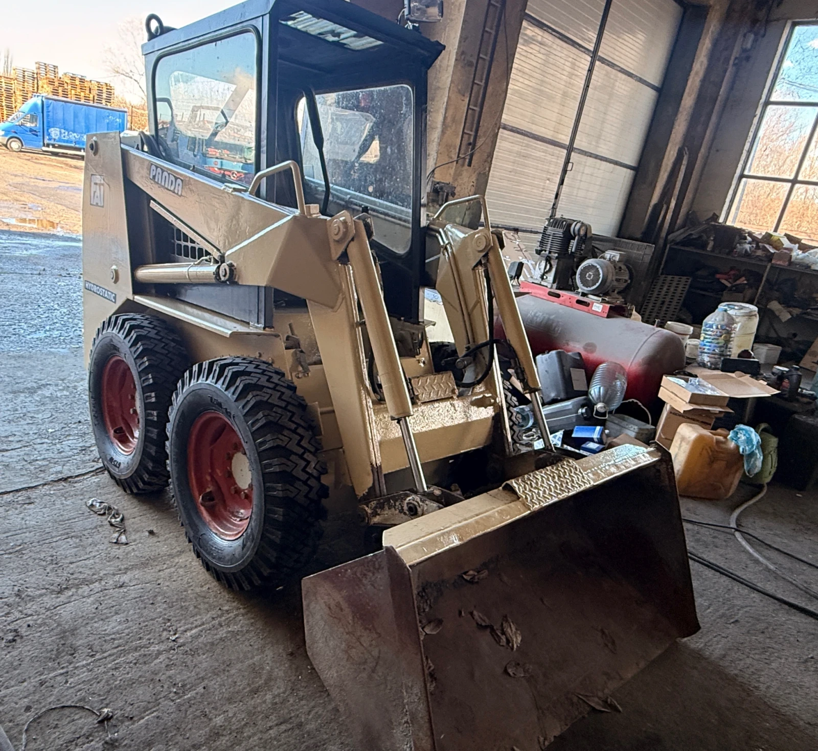 Мини челни товарачи Bobcat  - изображение 2