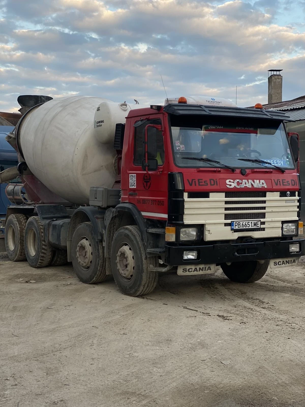 Бетон миксер Scania P113