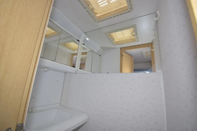 Каравана Knaus SUDWIND 350 + форселт, снимка 12 - Каравани и кемпери - 52665176