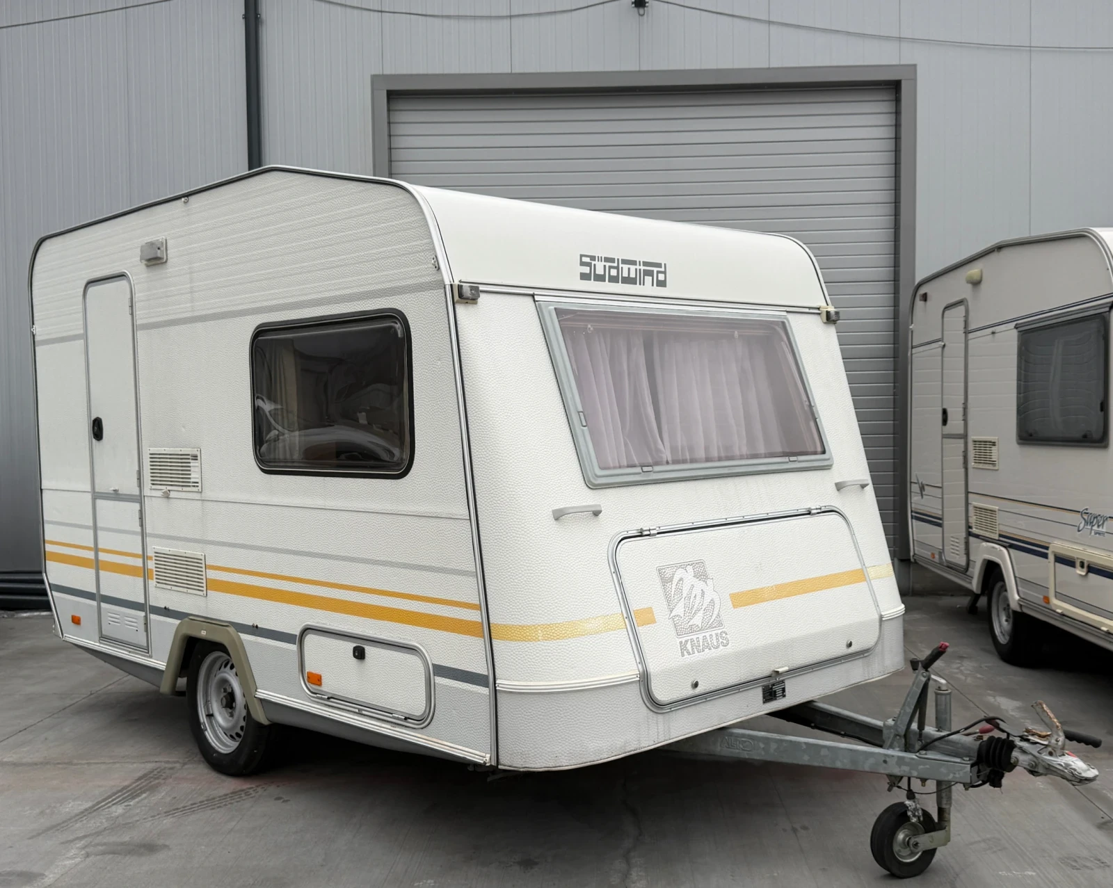 Каравана Knaus SUDWIND 350 + форселт, снимка 1