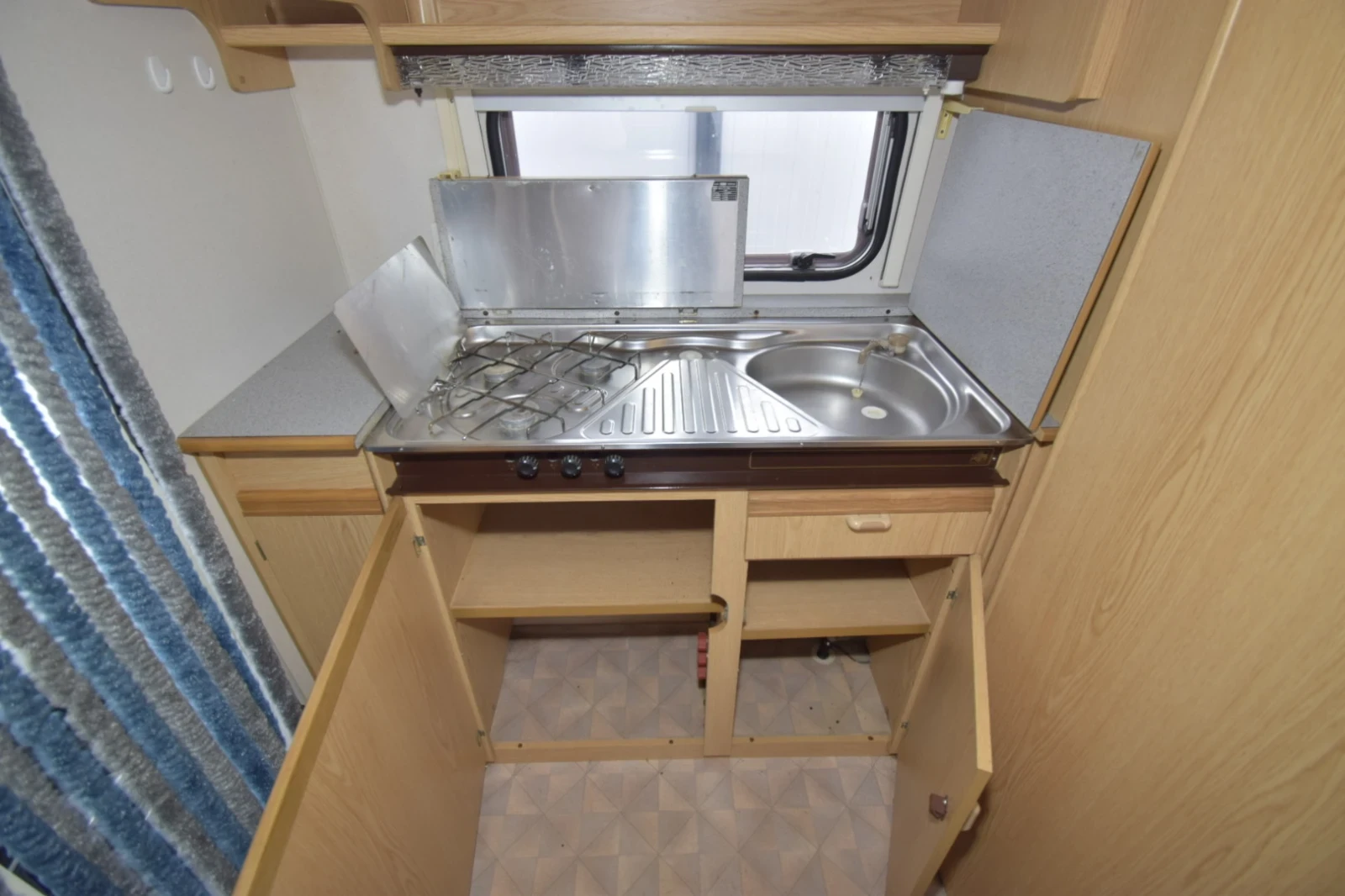 Каравана Knaus SUDWIND 350 + форселт - изображение 10