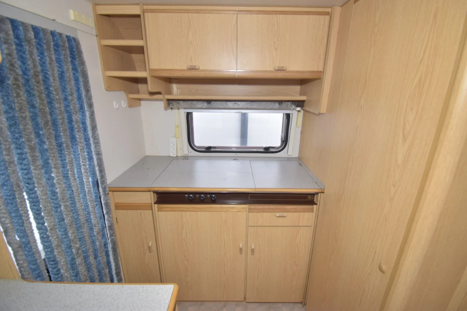 Каравана Knaus SUDWIND 350 + форселт - изображение 9