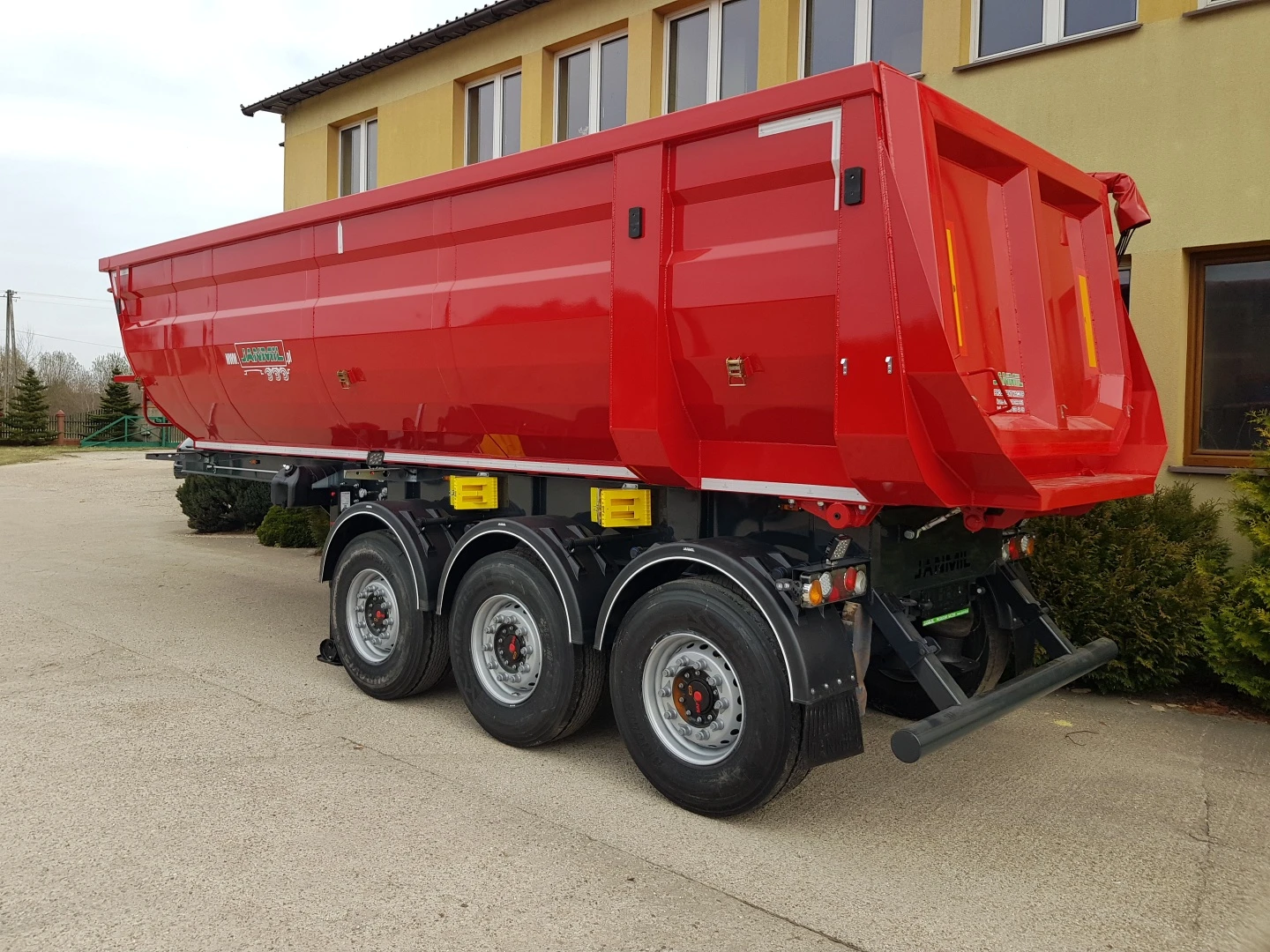  JANMIL | Mobile.bg   3