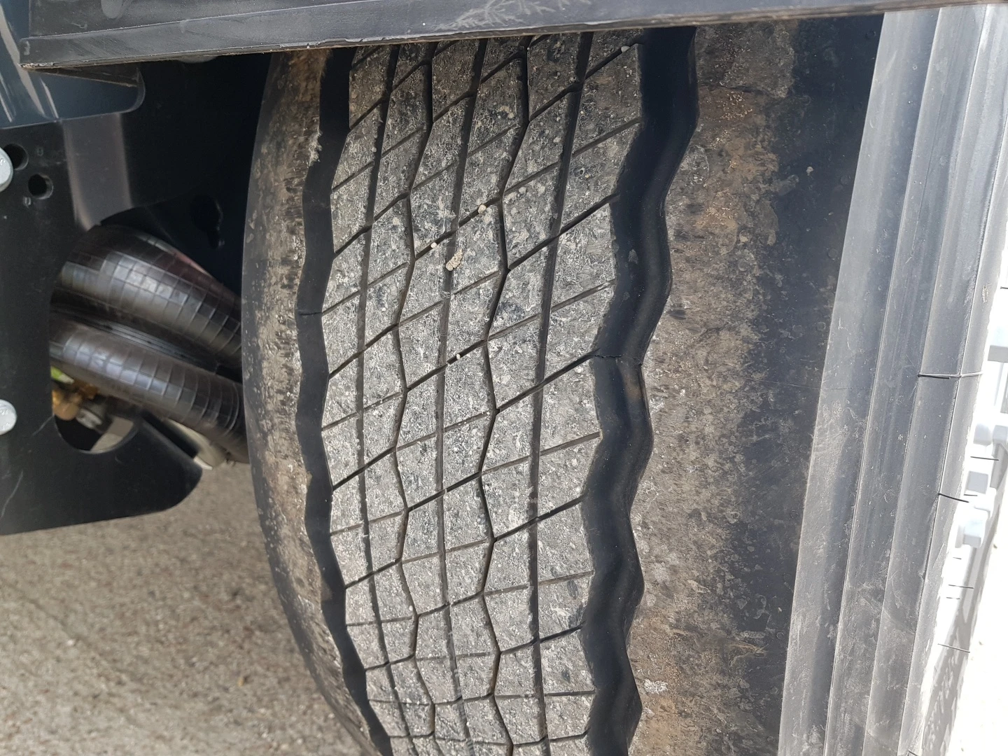  JANMIL | Mobile.bg   8