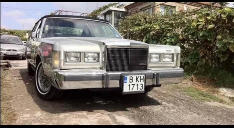 Lincoln Town car, снимка 1 - Автомобили и джипове - 47509940