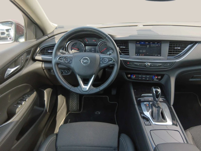 Opel Insignia 1.6D, снимка 8 - Автомобили и джипове - 47943974