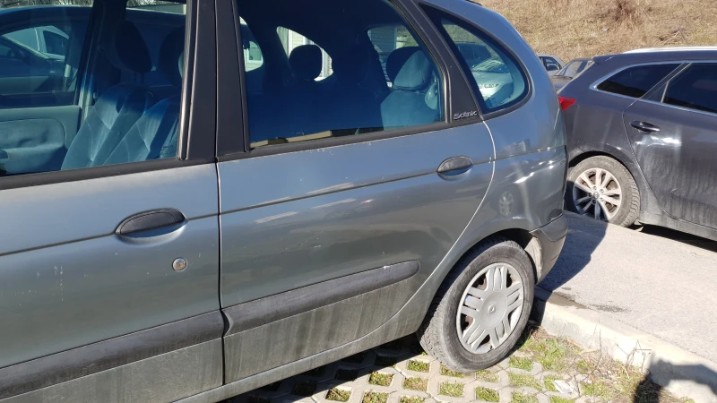 Renault Scenic, снимка 9 - Автомобили и джипове - 48738842