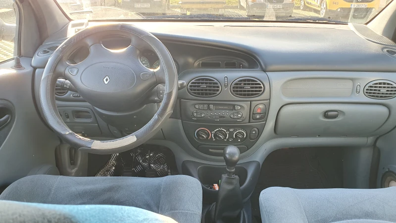 Renault Scenic, снимка 11 - Автомобили и джипове - 48738842