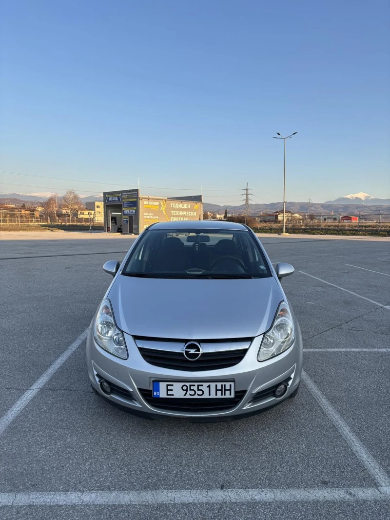 Opel Corsa, снимка 1 - Автомобили и джипове - 49102575