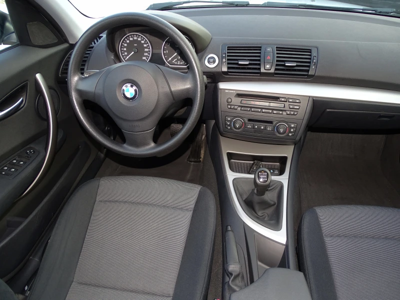 BMW 120 2.0i 150 Коня_* Германия_* , снимка 14 - Автомобили и джипове - 51870374