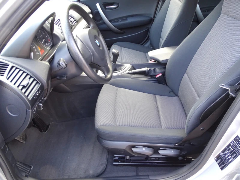 BMW 120 2.0i 150 Коня_* Германия_* , снимка 8 - Автомобили и джипове - 51870374