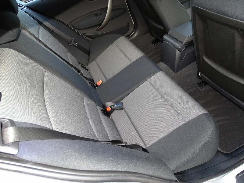 BMW 120 2.0i 150 Коня_* Германия_* , снимка 11 - Автомобили и джипове - 51870374