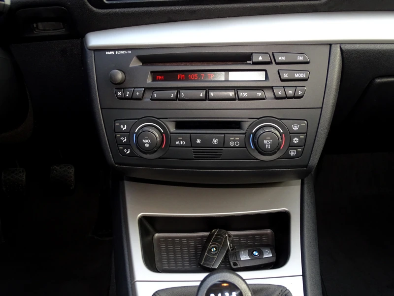 BMW 120 2.0i 150 Коня_* Германия_* , снимка 17 - Автомобили и джипове - 51870374