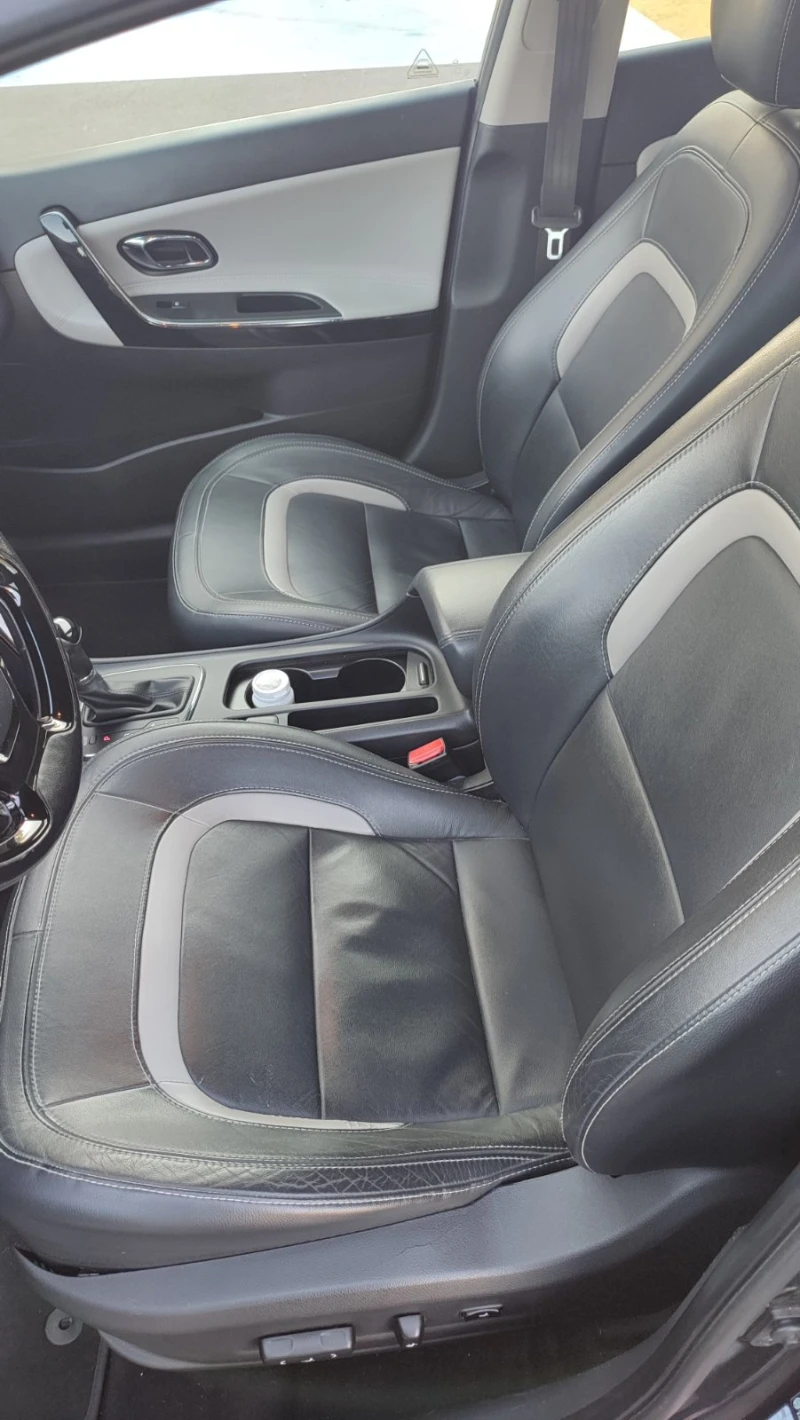 Kia Ceed 1.6 Avtomat, снимка 13 - Автомобили и джипове - 52544259