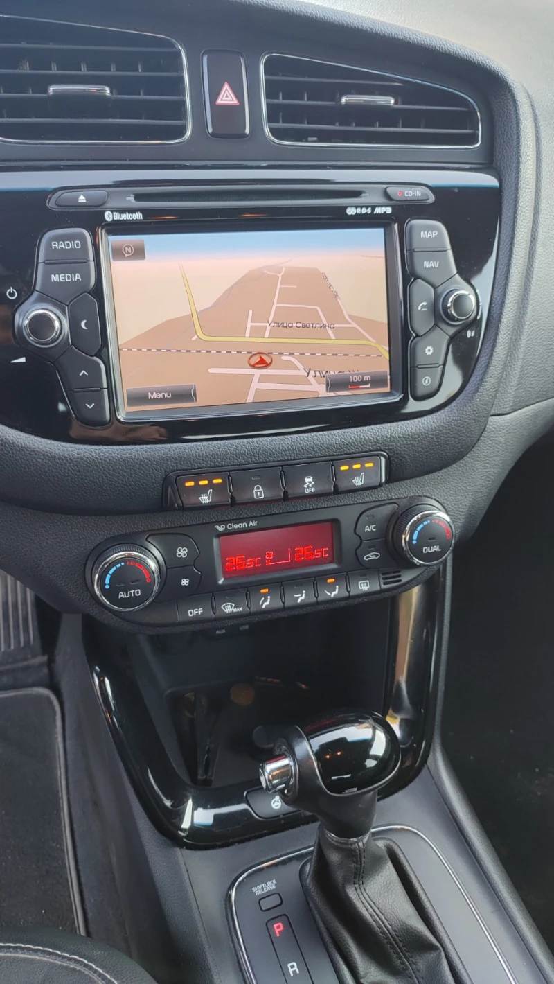 Kia Ceed 1.6 Avtomat, снимка 10 - Автомобили и джипове - 52544259