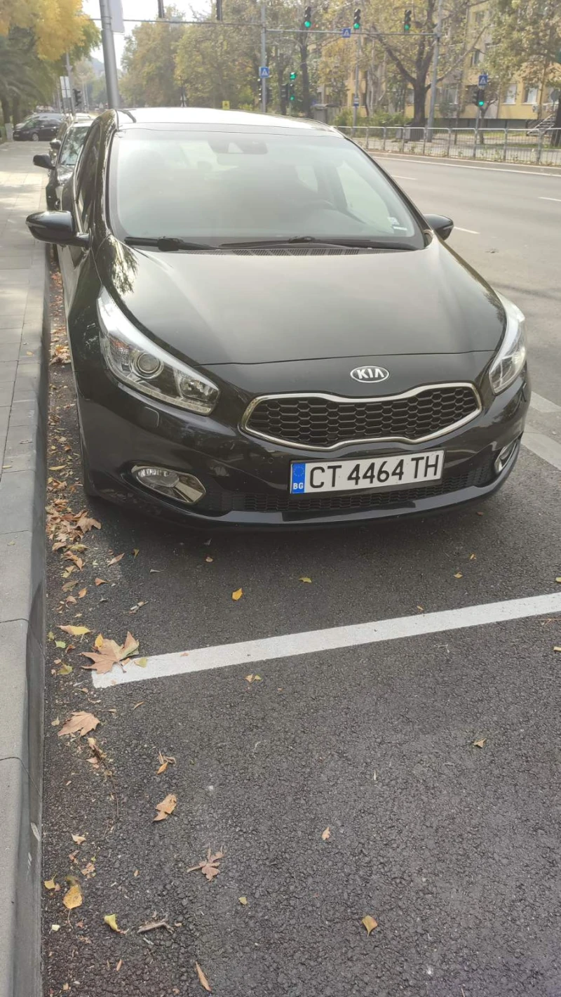 Kia Ceed 1.6 Avtomat, снимка 2 - Автомобили и джипове - 52544259