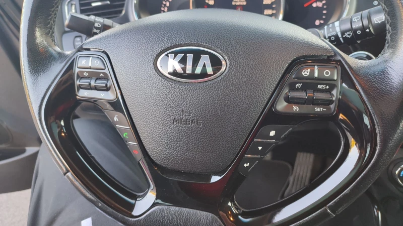 Kia Ceed 1.6 Avtomat, снимка 16 - Автомобили и джипове - 52544259