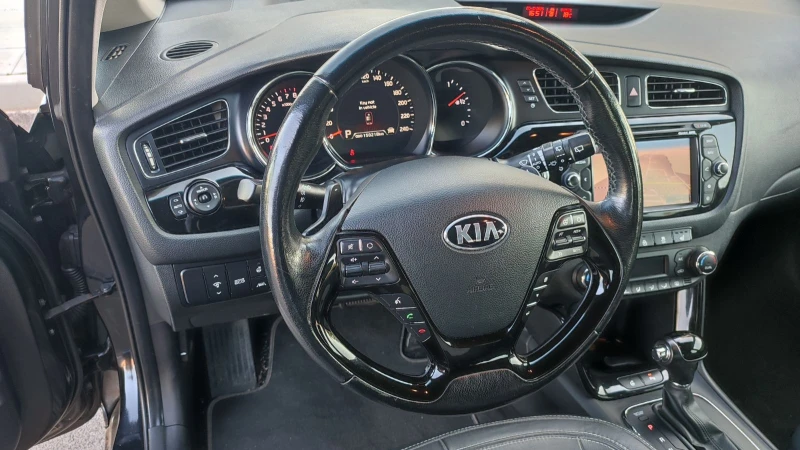 Kia Ceed 1.6 Avtomat, снимка 8 - Автомобили и джипове - 52544259