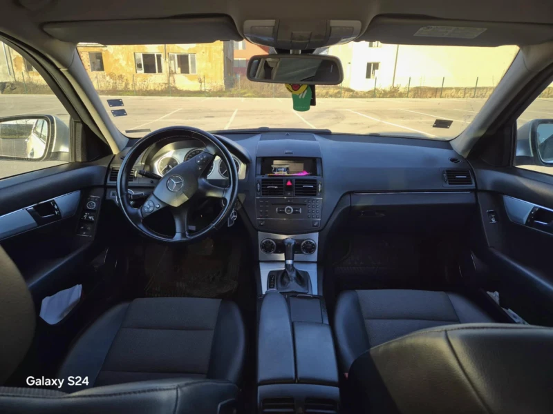 Mercedes-Benz C 220, снимка 6 - Автомобили и джипове - 53090688