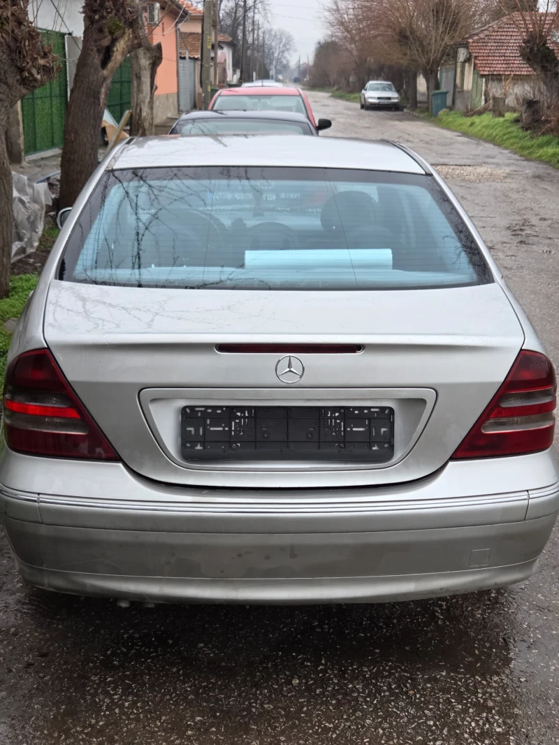 Mercedes-Benz C 220, снимка 3 - Автомобили и джипове - 53269295