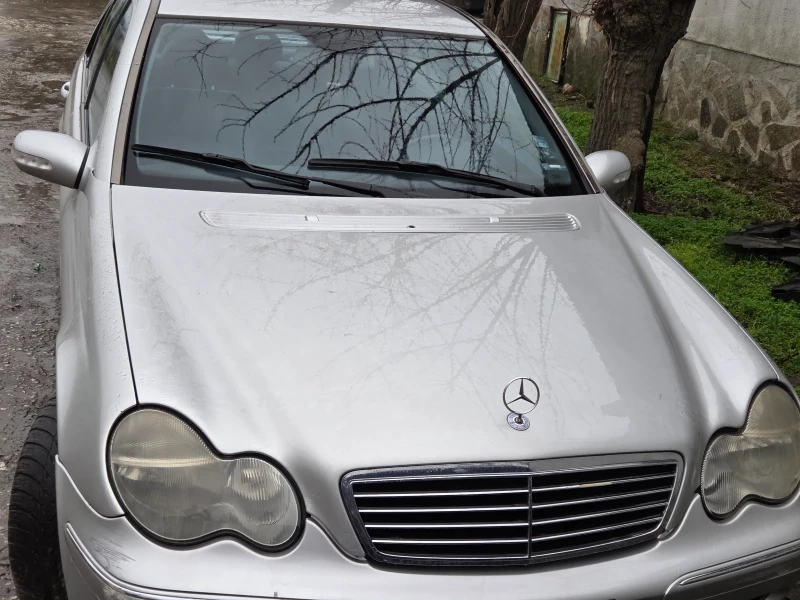 Mercedes-Benz C 220, снимка 4 - Автомобили и джипове - 53269295