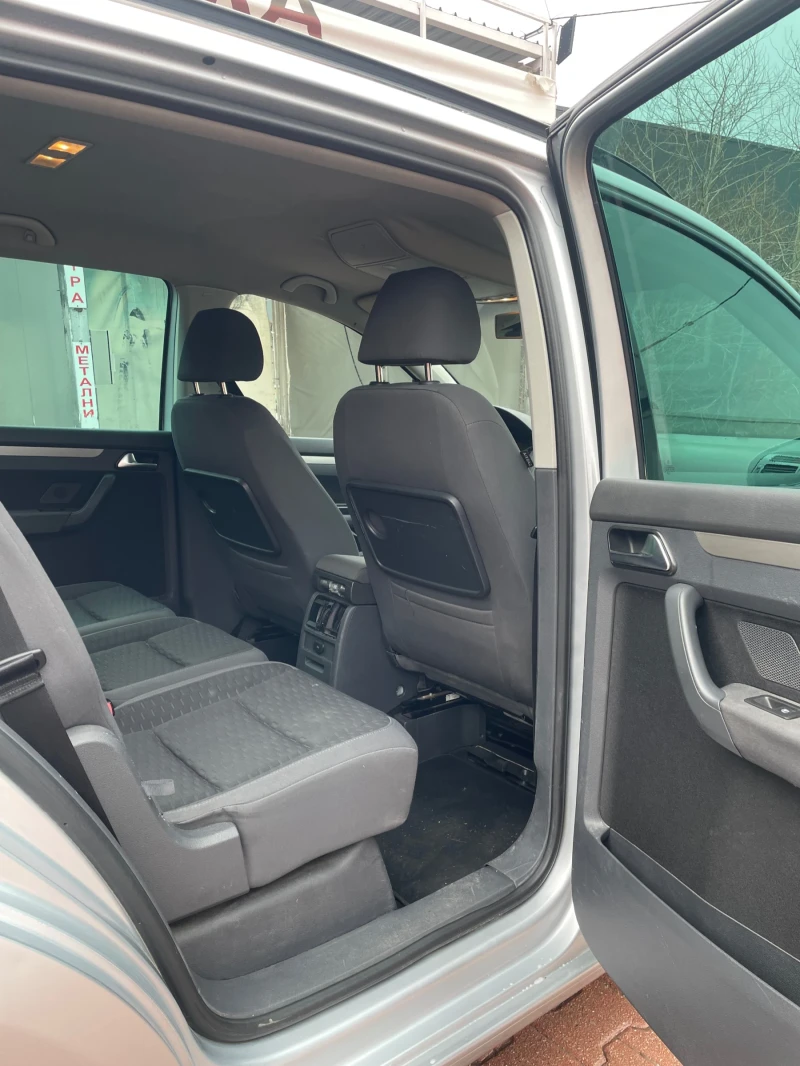 VW Touran, снимка 10 - Автомобили и джипове - 53358389