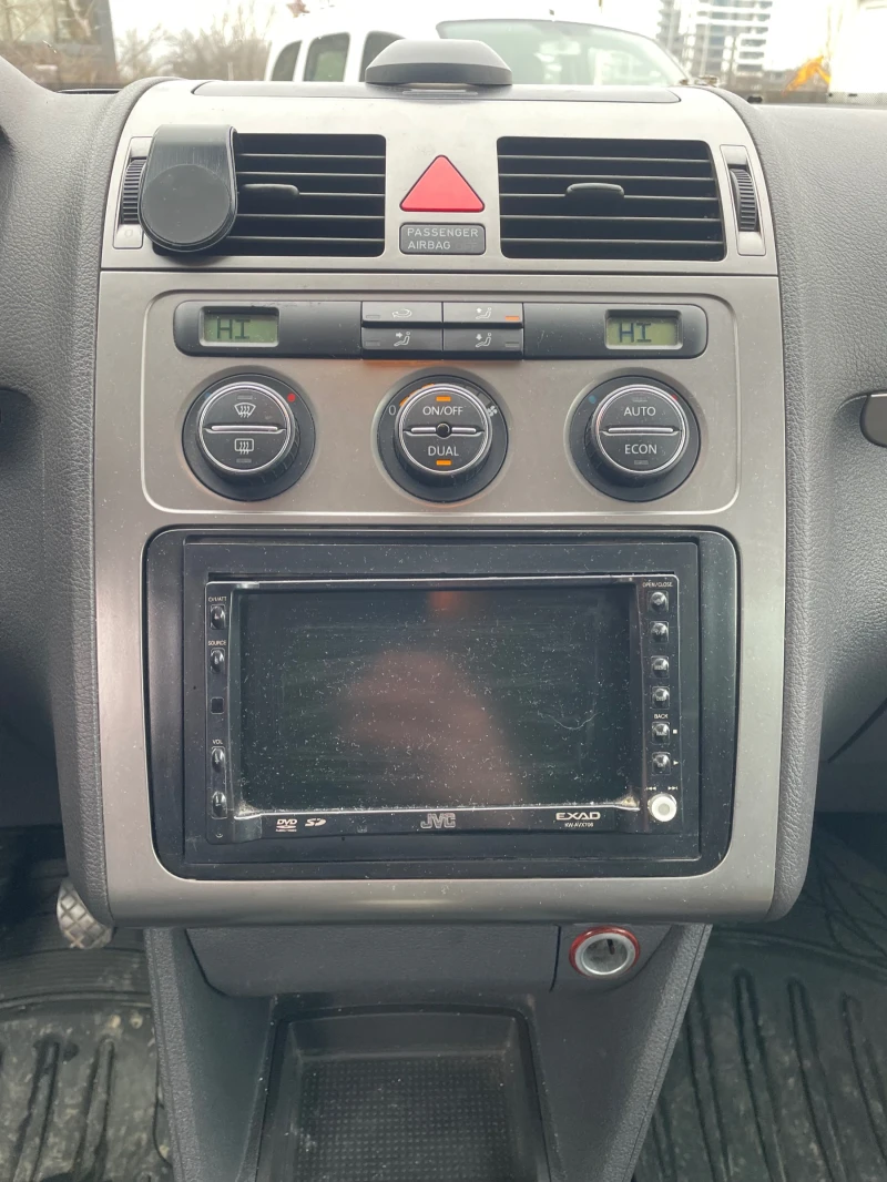 VW Touran, снимка 13 - Автомобили и джипове - 53358389