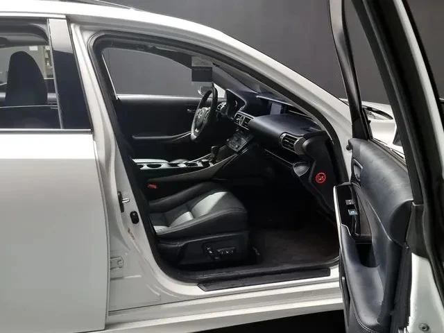 Lexus IS 250 2.5i V6 - изображение 10