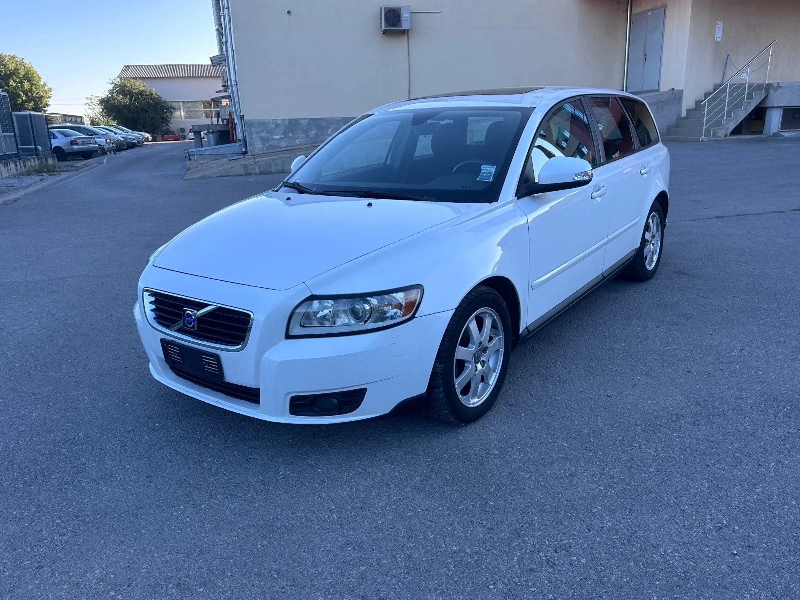 Volvo V50 FaceLift - 1.6TDI - КЛИМАТРОНИК, снимка 1