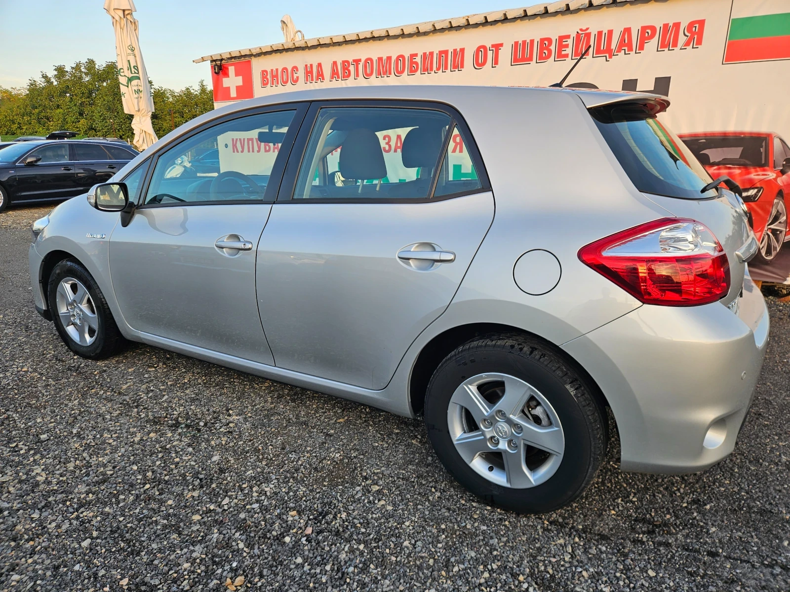 Toyota Auris 1.8 HYBRID SWISS  - изображение 3